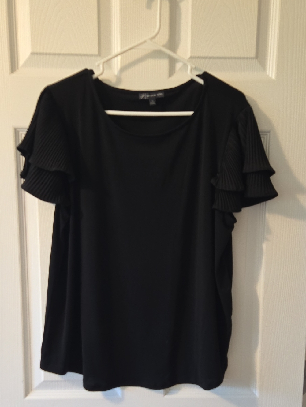 Adrianna Papell Black Short Sleeve Ruffle Top